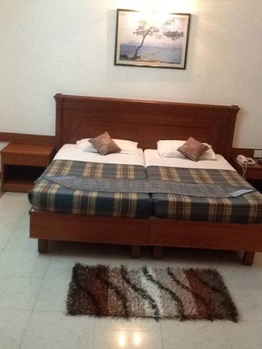 Hotel Kanishka Phg Бангалор Экстерьер фото